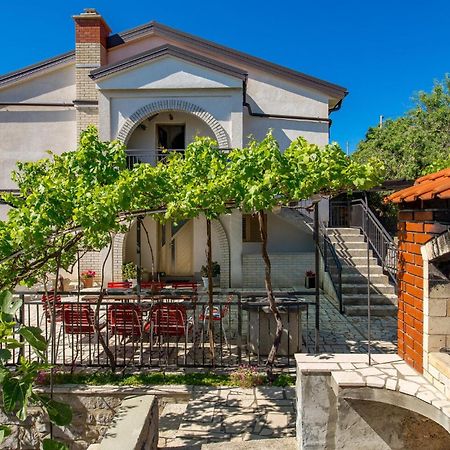 4 Bedroom Awesome Apartment In Sveti Juraj Exterior photo