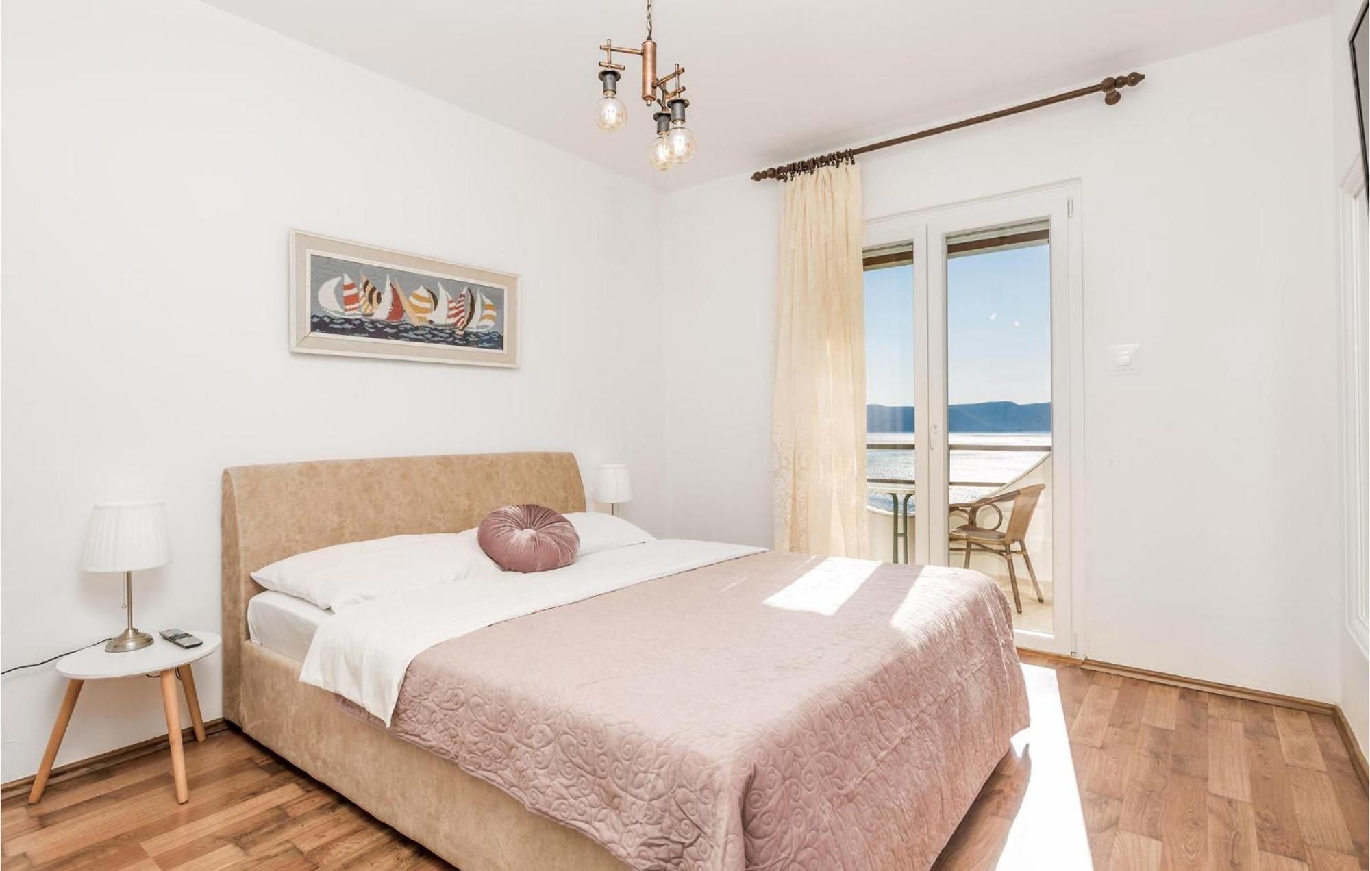 4 Bedroom Awesome Apartment In Sveti Juraj Exterior photo