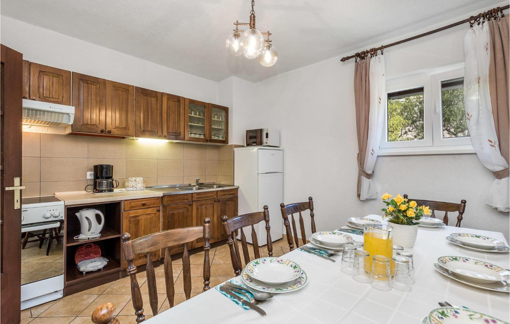 4 Bedroom Awesome Apartment In Sveti Juraj Exterior photo