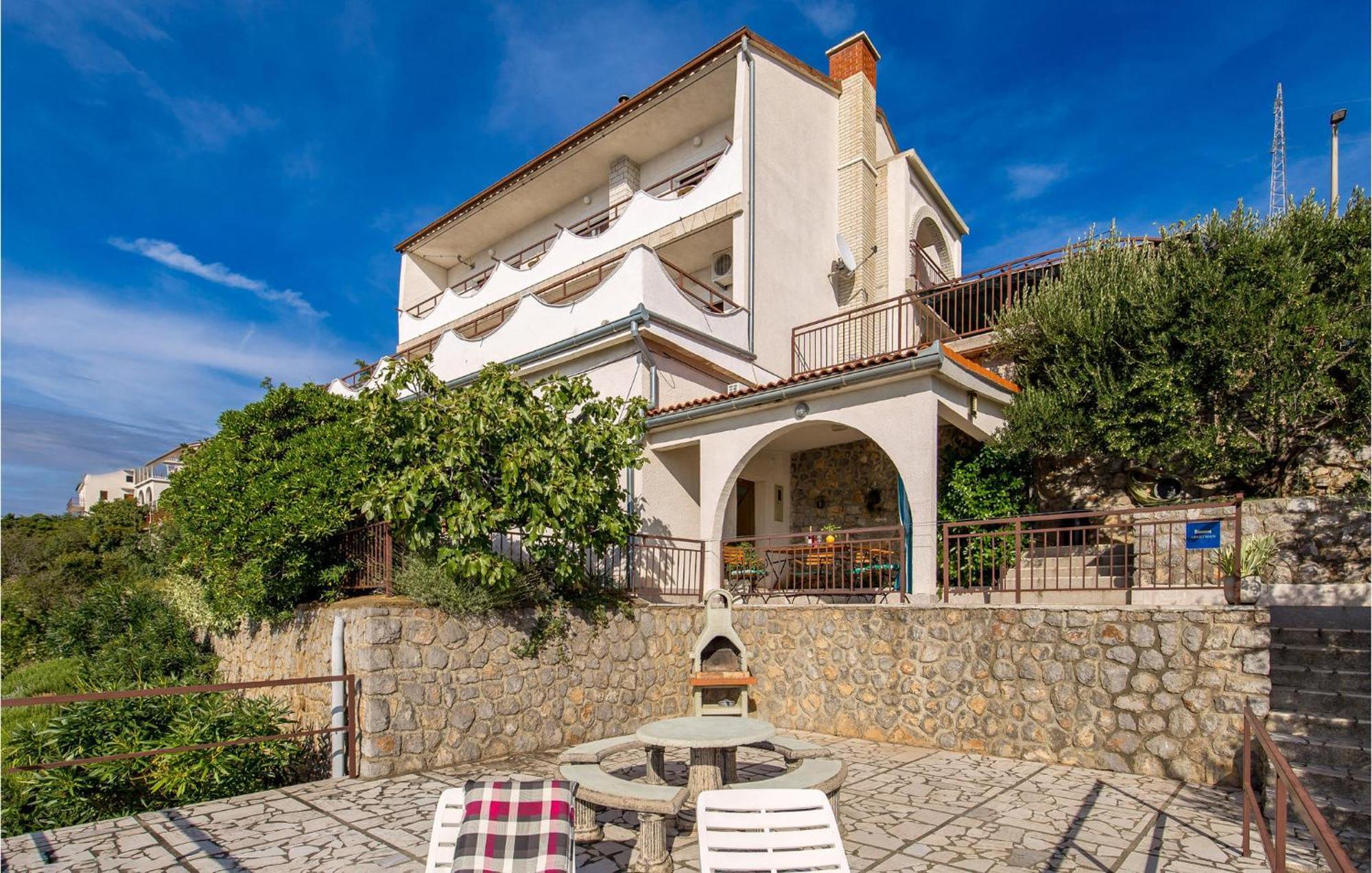 4 Bedroom Awesome Apartment In Sveti Juraj Exterior photo